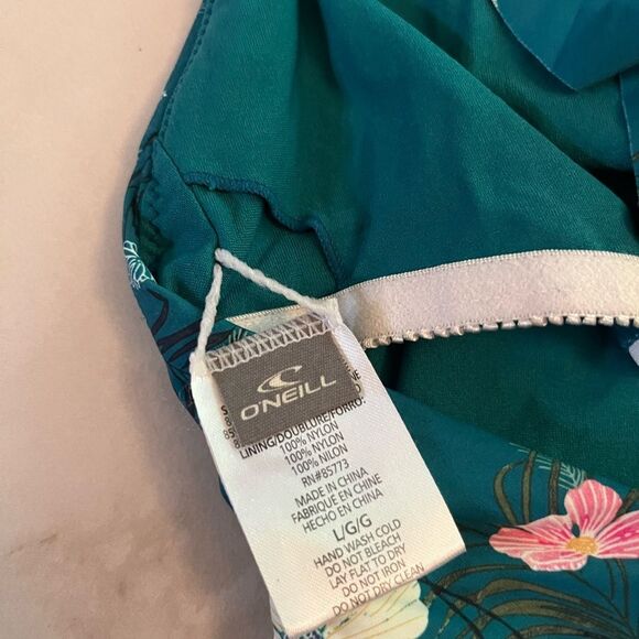 New O’Neill Lucy Teal Floral Print One-Piece Swimsuit - Picture 6 of 7